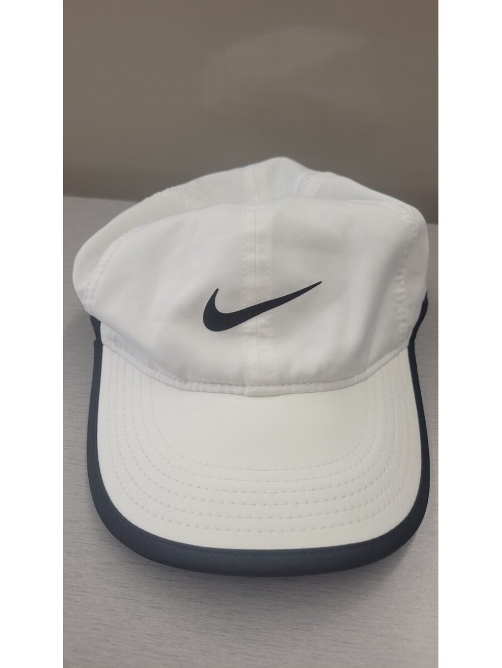 Nike Featherlight Dri-FIT White and Black Adjustable Cap